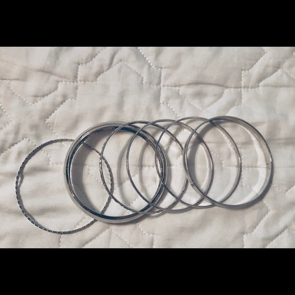 Bracelets - Picture 5 of 8